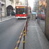 Il bus n.7 fatica a passare